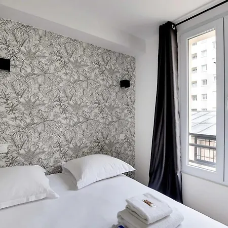 Cosy And Bright Little Flat Menilmontant *